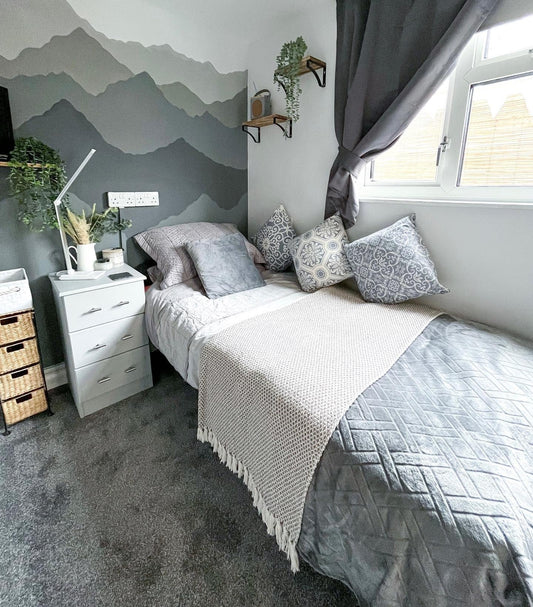 18 Dreamy Tiny Bedroom Ideas on a Budget