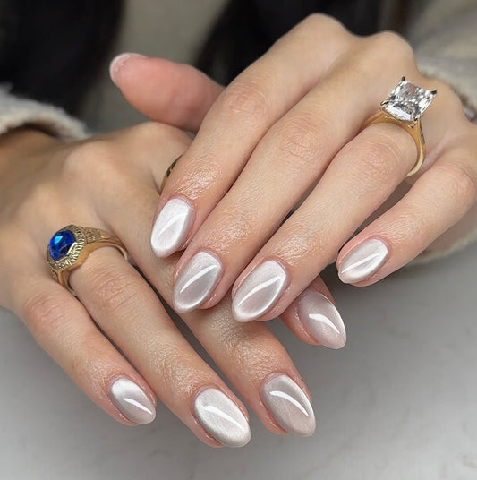 17 Cat Eye Nail Ideas That Look Salon-Ready