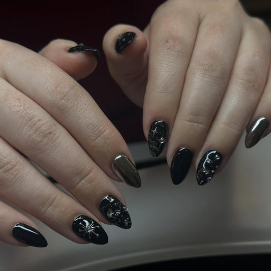 18 Elegant Silver And Black Nail Ideas for Modern Women