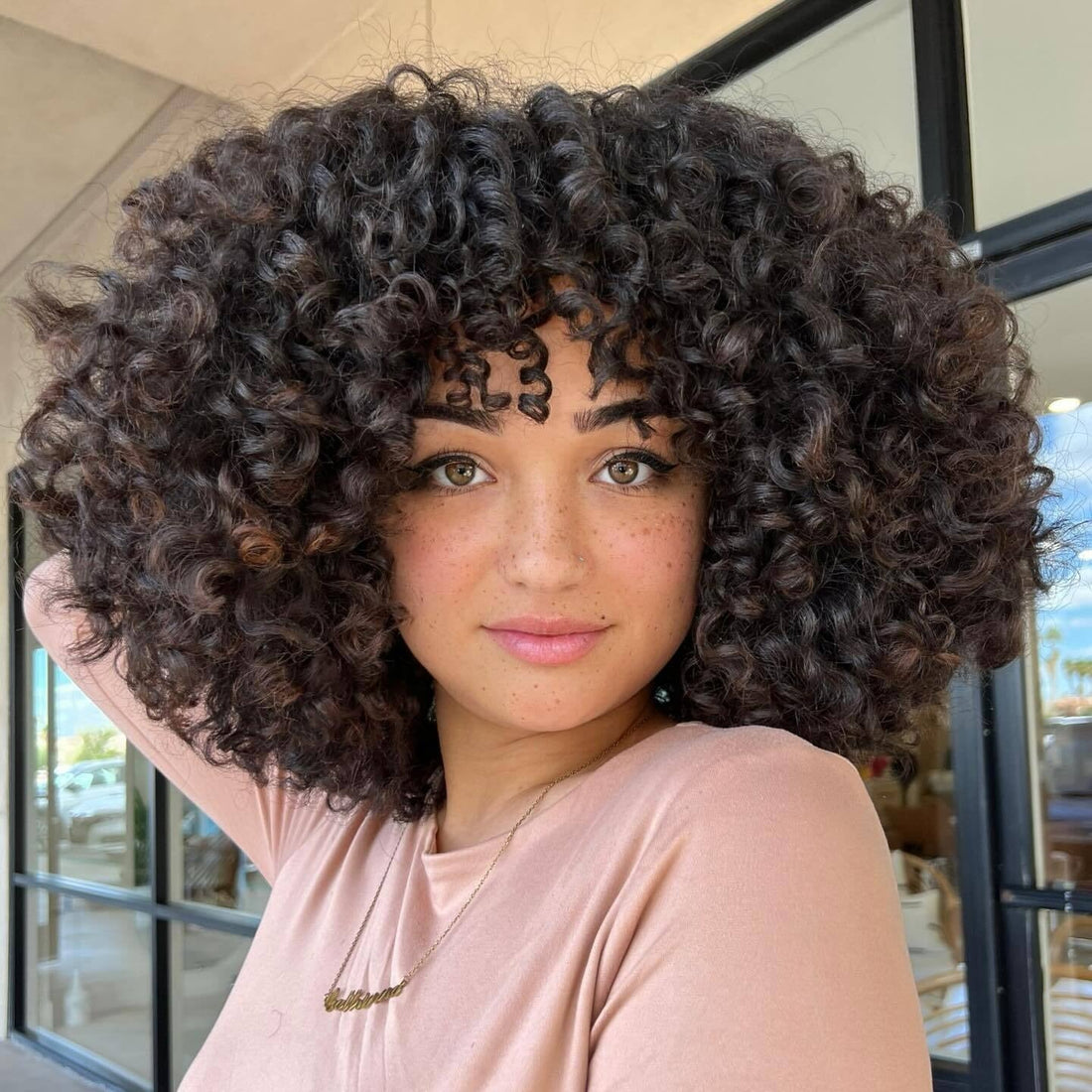 16 Curly Fluffy Hair Looks for Maximum Lift