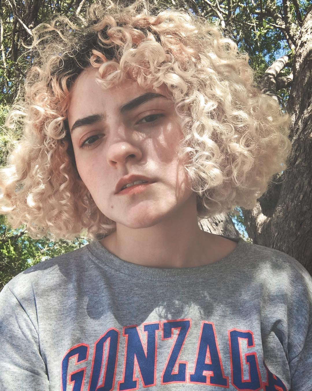 16 Messy Curly Hair Styles to Refresh Your Routine