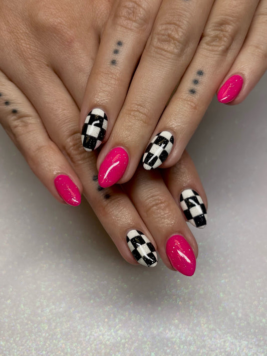 16 Bold Hot Pink Nail Ideas