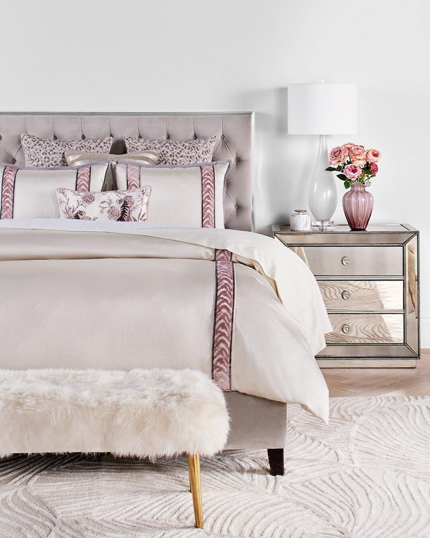 15 Glam Bedroom Ideas That Feel Luxurious Yet Cozy – Pixelify