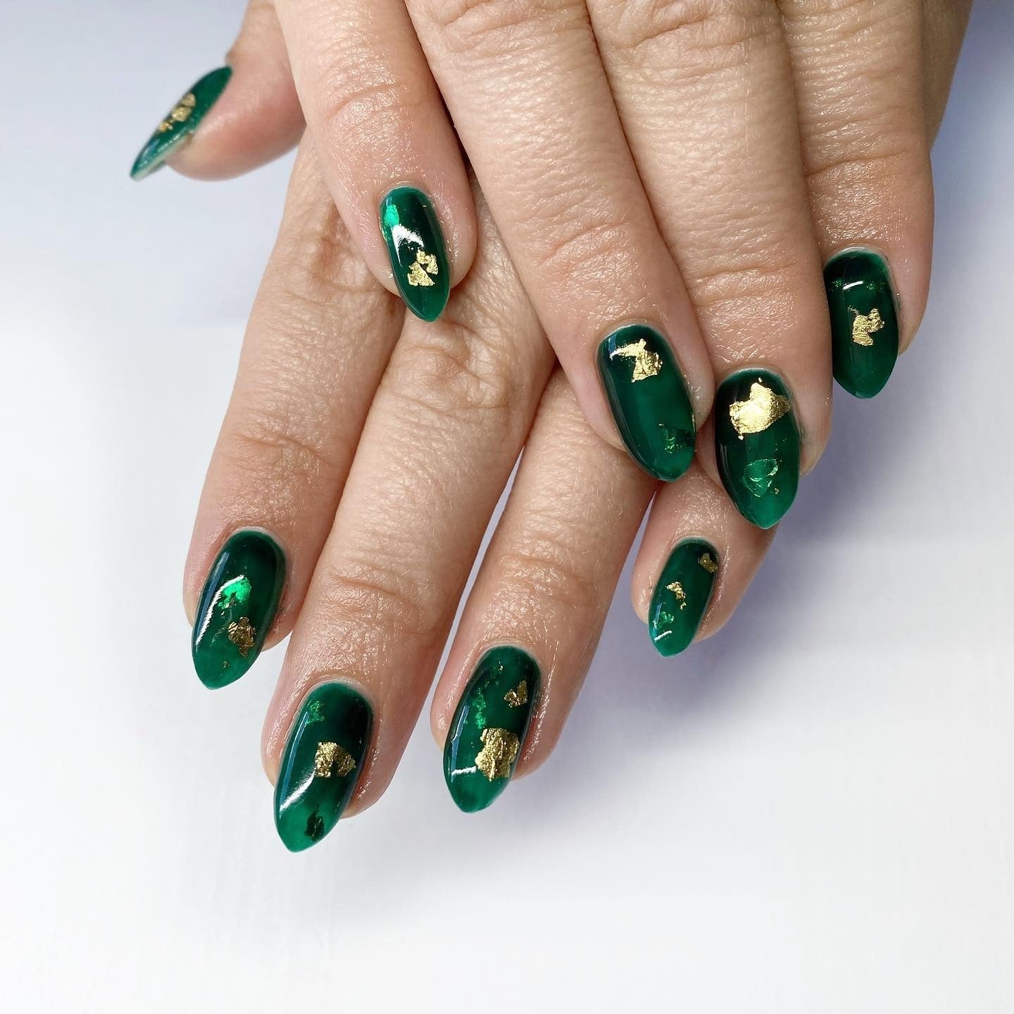 17 Emerald Green Nail Ideas That Bring the Drama Pixelify