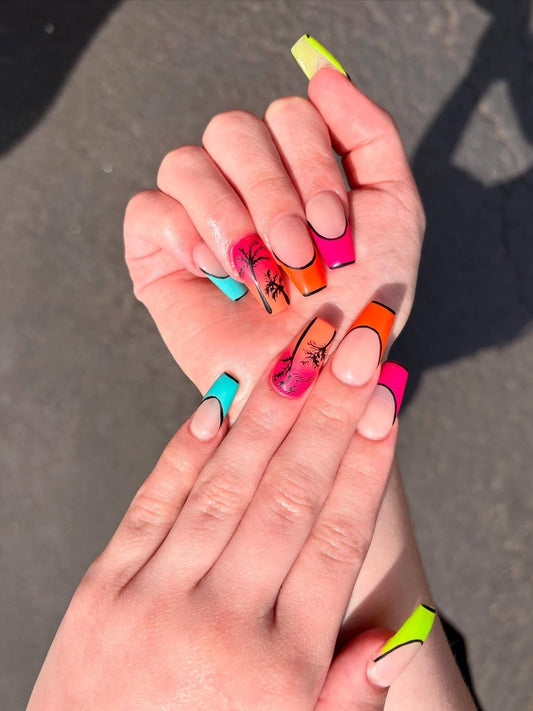 16 Stunning Palm Tree Nail Art Ideas