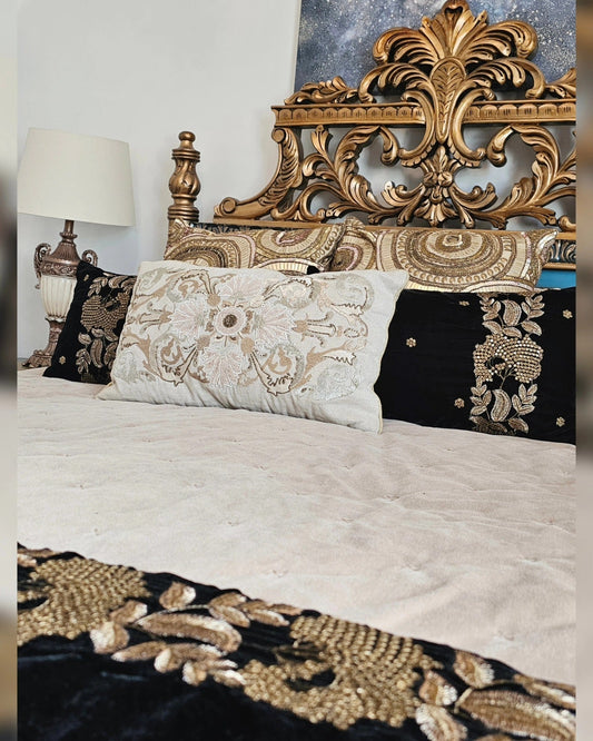 16 Luxury Black And Gold Bedroom Ideas for 2026