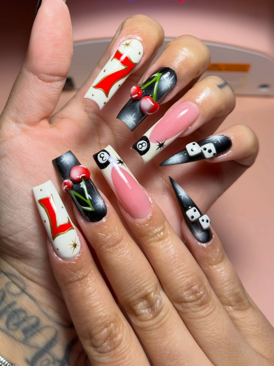16 Creative Las Vegas Nail Ideas You'll Bookmark