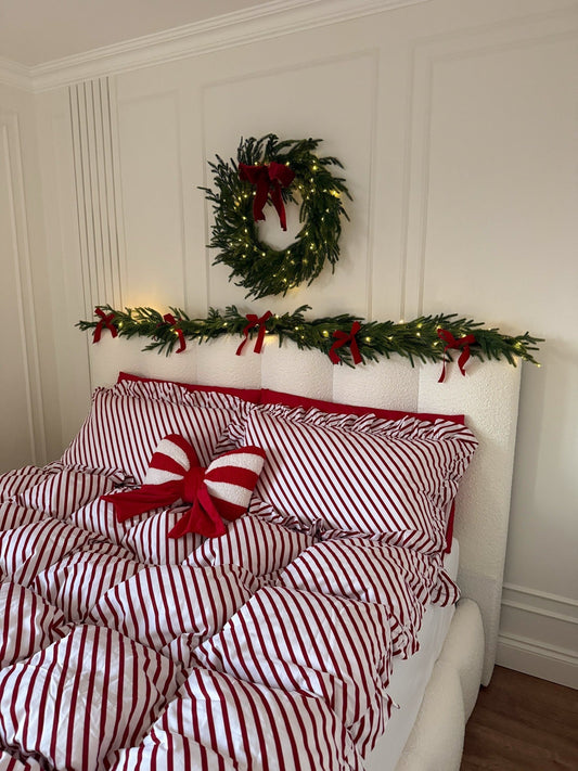 16 Cozy Christmas Bedroom Ideas 2026 Editor Favorites