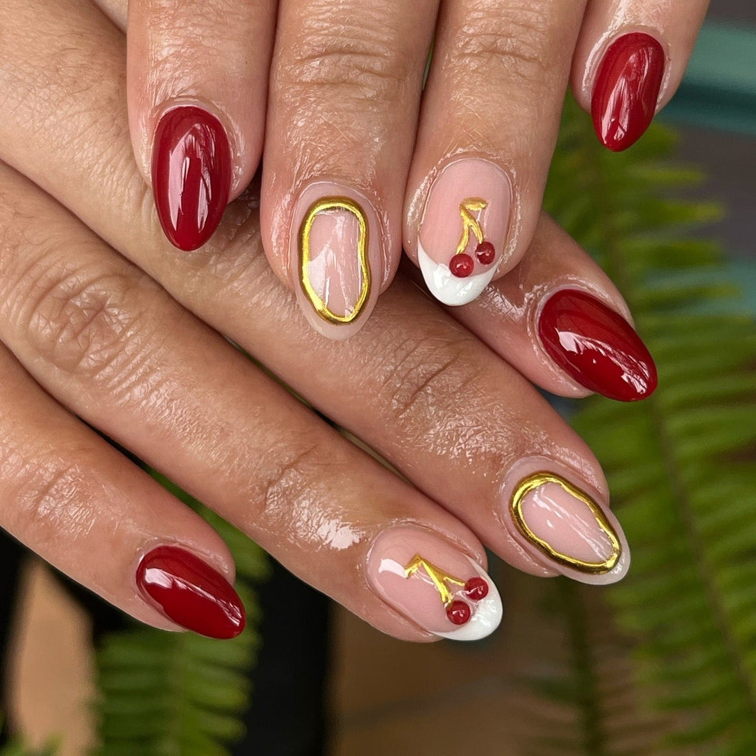 15 Creative Red And Gold Nail Ideas You Must See