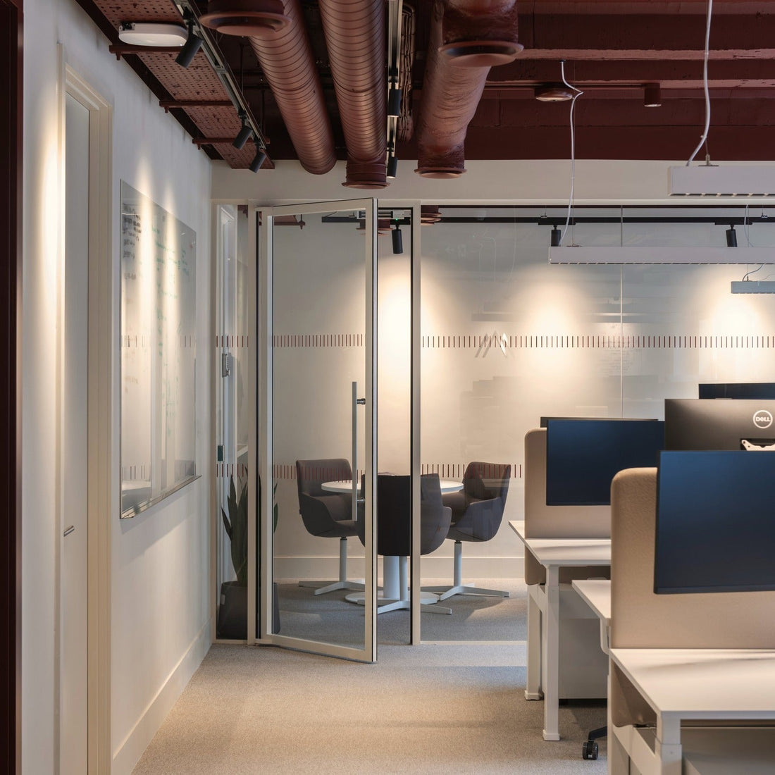 16 Trend-Driven Business Office Ideas for Today’s Professionals