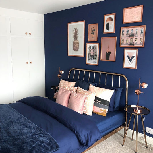 17 Elegant Blue And White Bedroom Ideas