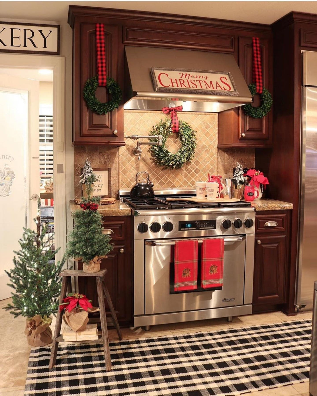 16 Stunning Christmas Kitchen Ideas You’ll Want to Copy