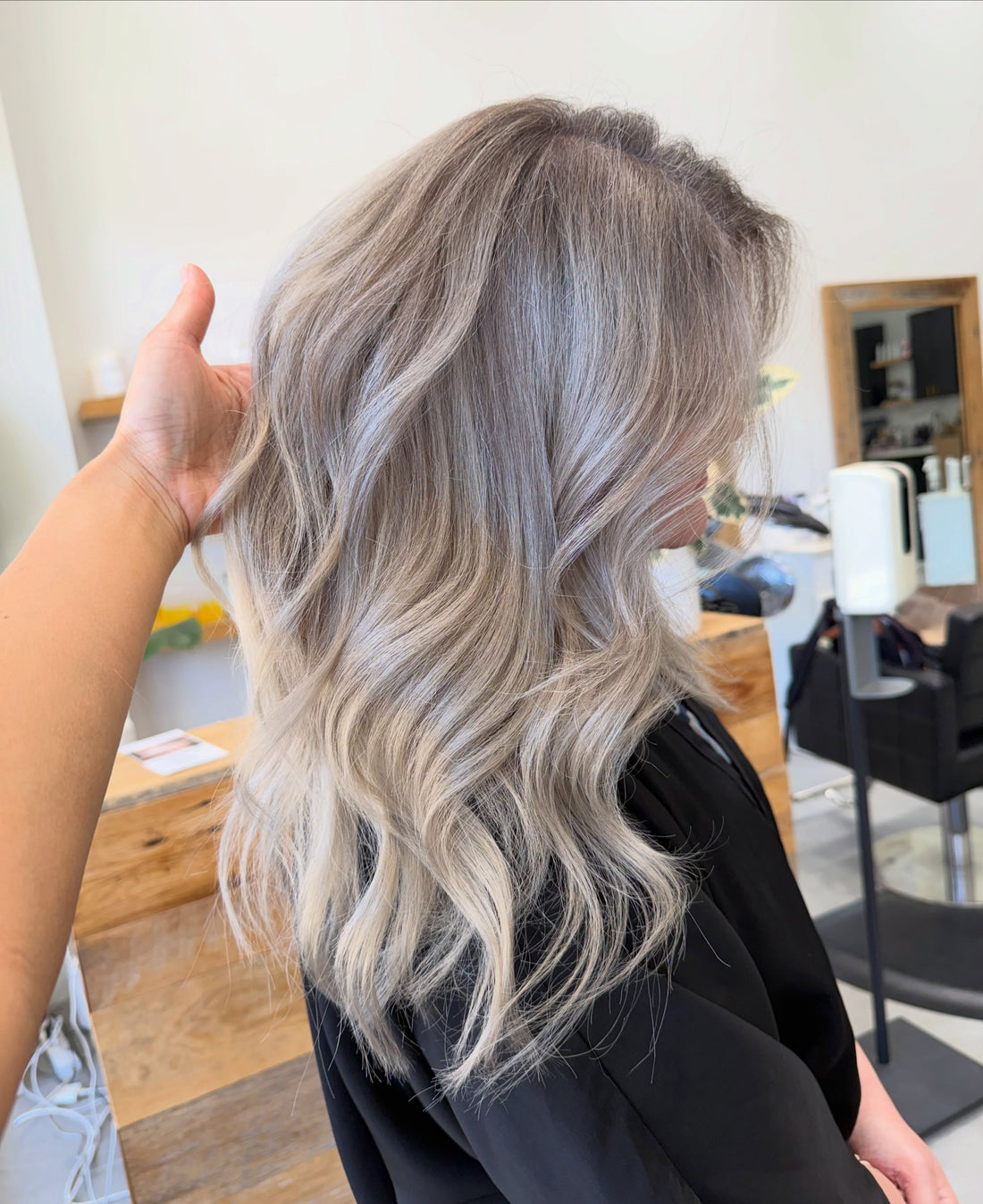 16 Luxe Ash Blonde Hair Color Looks