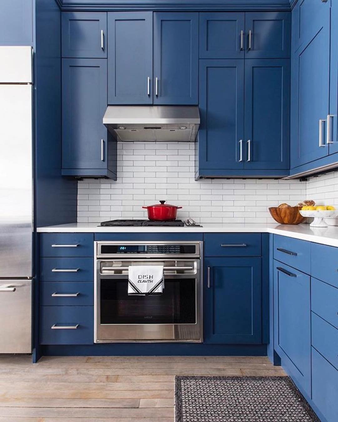 19 Timeless Navy Kitchen Cabinet Ideas