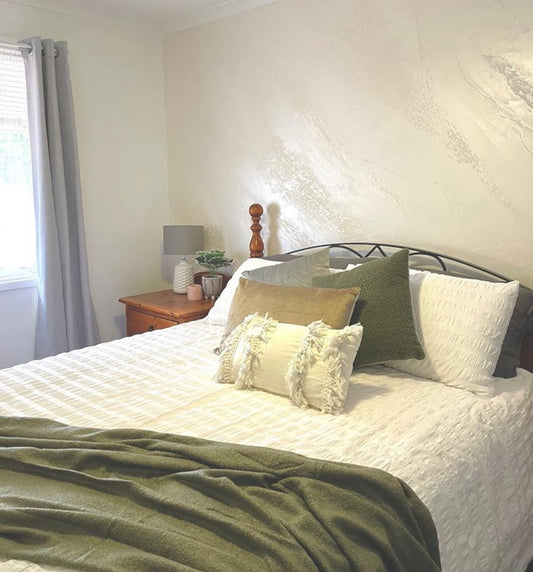 18 Trending Blank Wall Bedroom Ideas 2026