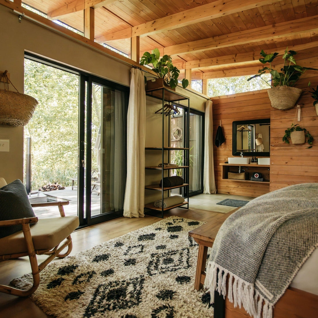 16 Rustic Bedroom Ideas for Cabins