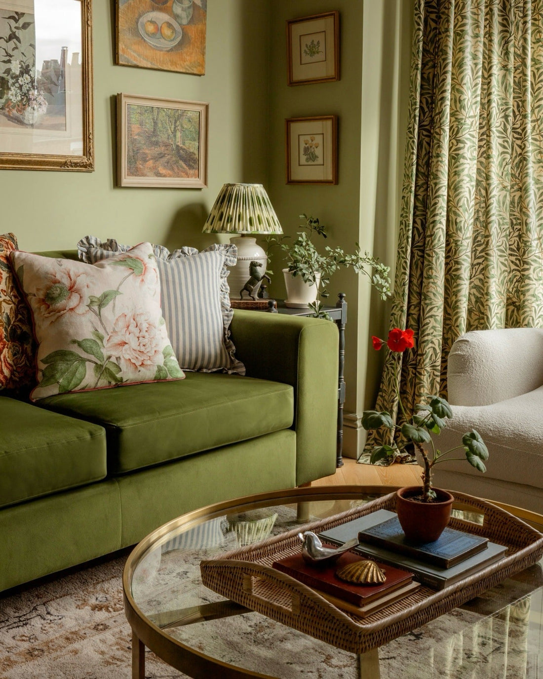 16 Olive Green Living Room Ideas for Bold Design