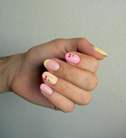 16 Must-Try Summer Oval Nails 2026
