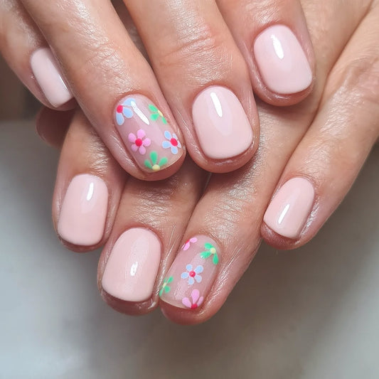 17 Pretty Nail Ideas to Match Every Season