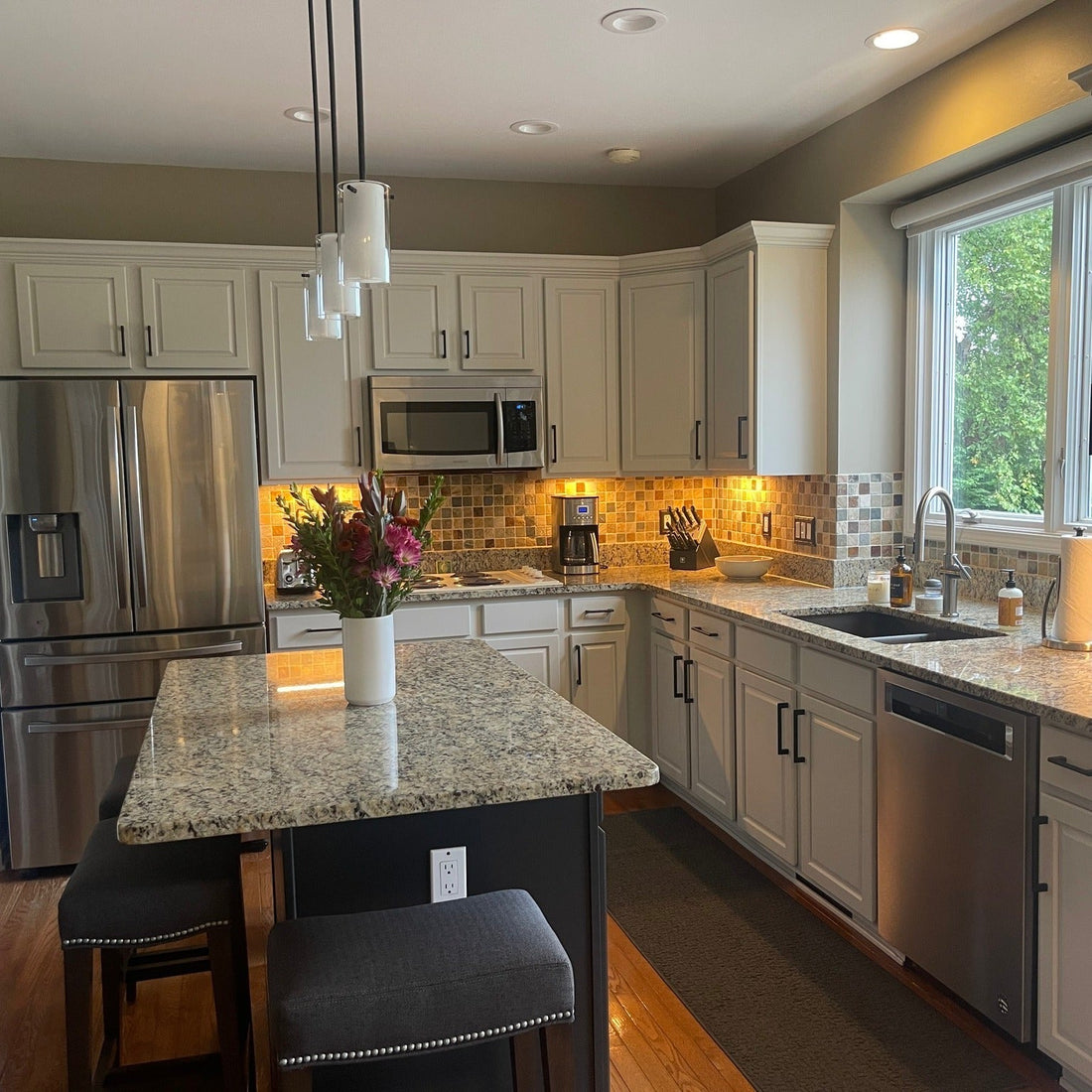 15 Grey Cabinet Kitchen Ideas with Stunning Finishes