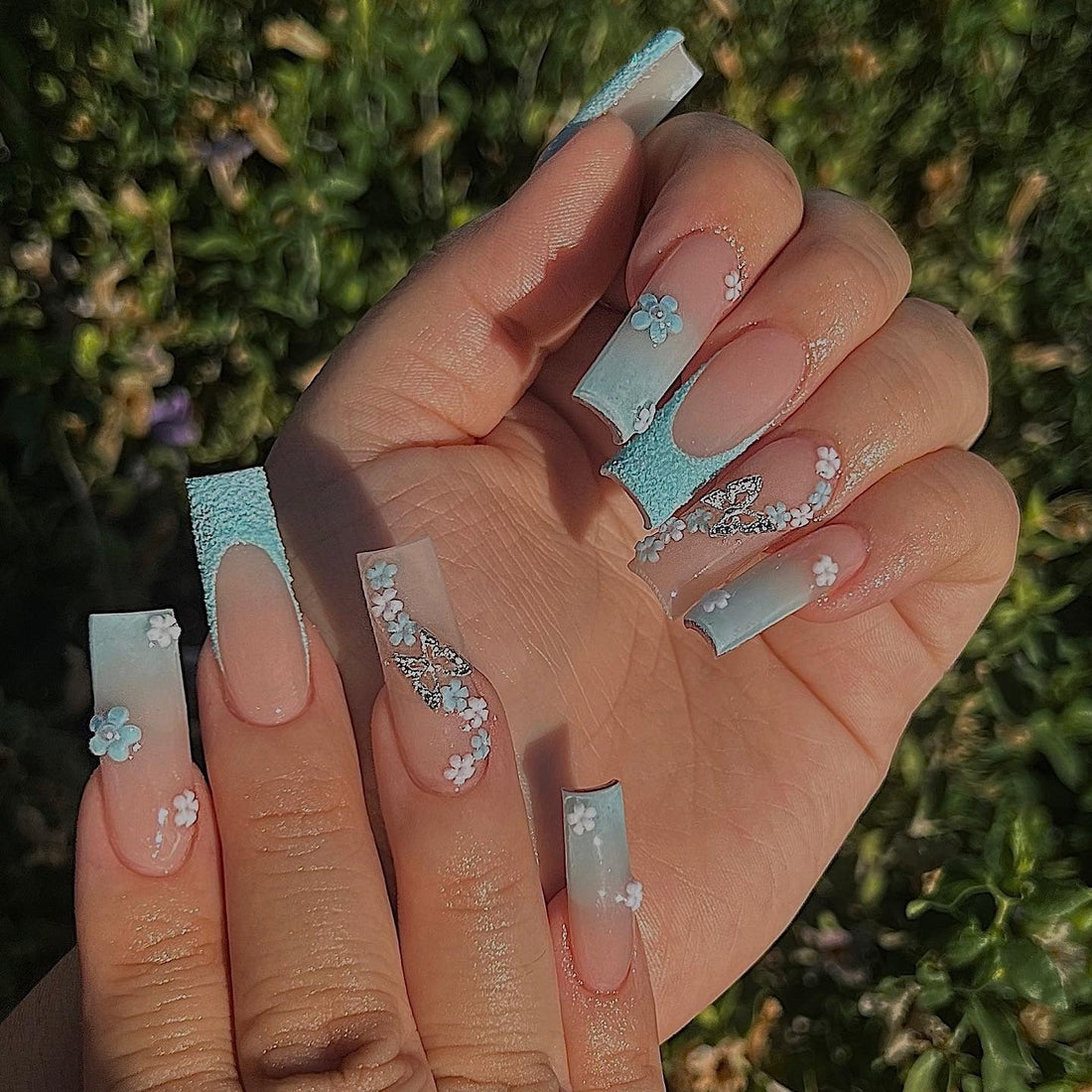18 Baby Blue Nail Ideas for a Polished Look