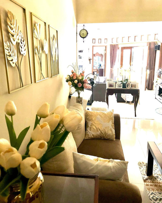 15 Brown And Gold Living Room Ideas to Try 2026