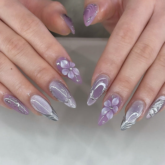15 Preppy Nail Ideas for Minimalist Perfection