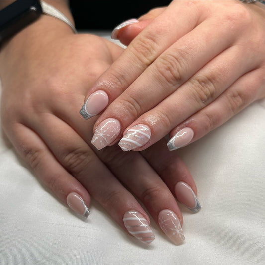 16 Chic Silver And White Nail Ideas