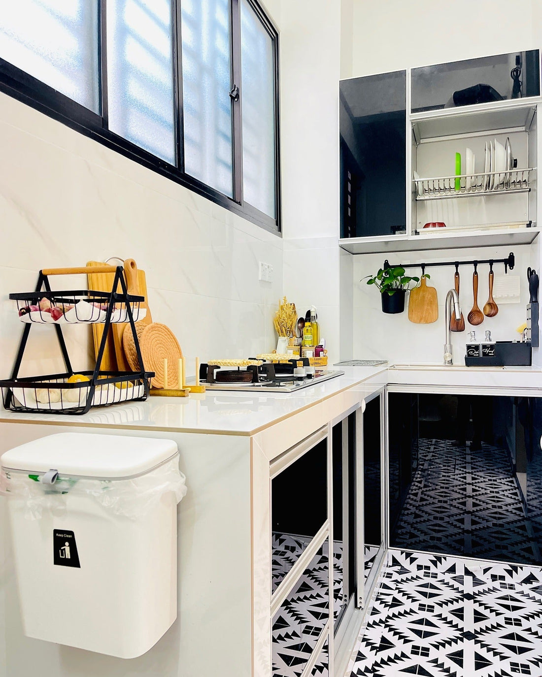 16 Chic Small Kitchen Cabinet Ideas That Add Luxury