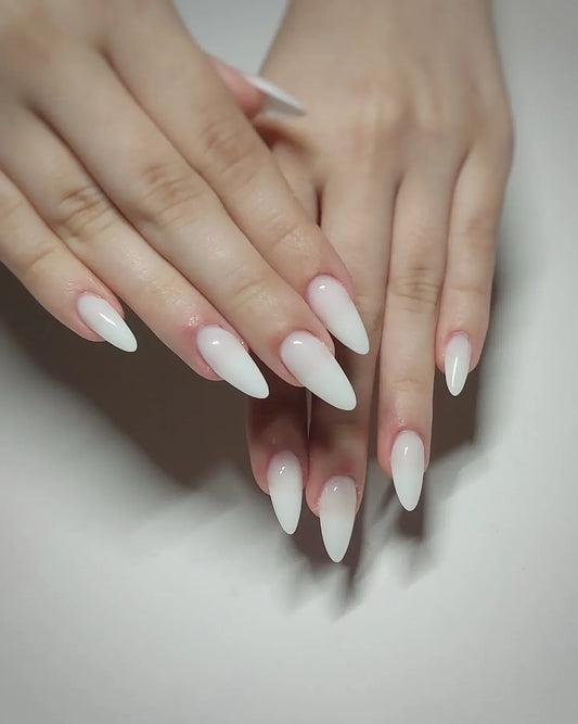 16 Beautiful White Almond Nail Ideas to Screenshot