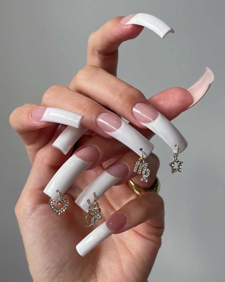 16 Curved Acrylic Nail Ideas That Look Expensive – Pixelify