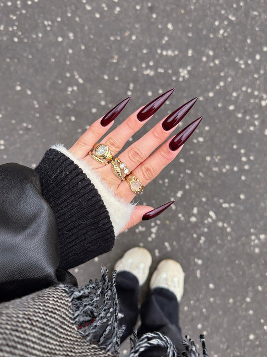 16 Minimal Simple Stiletto Nail Ideas