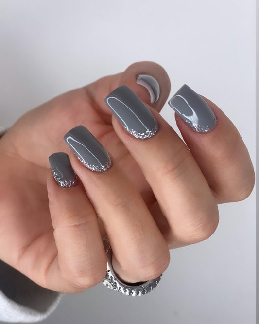 17 Modern Grey Coffin Nails to Try