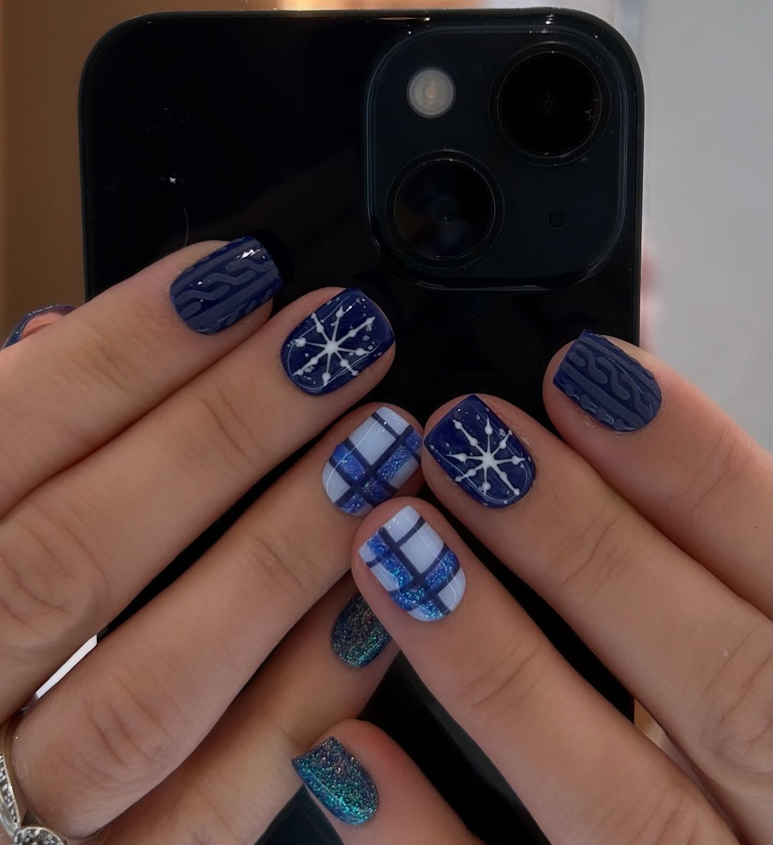 16 Bold Short Blue Nail Ideas That Elevate Your Nails