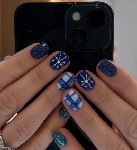 16 Bold Short Blue Nail Ideas That Elevate Your Nails