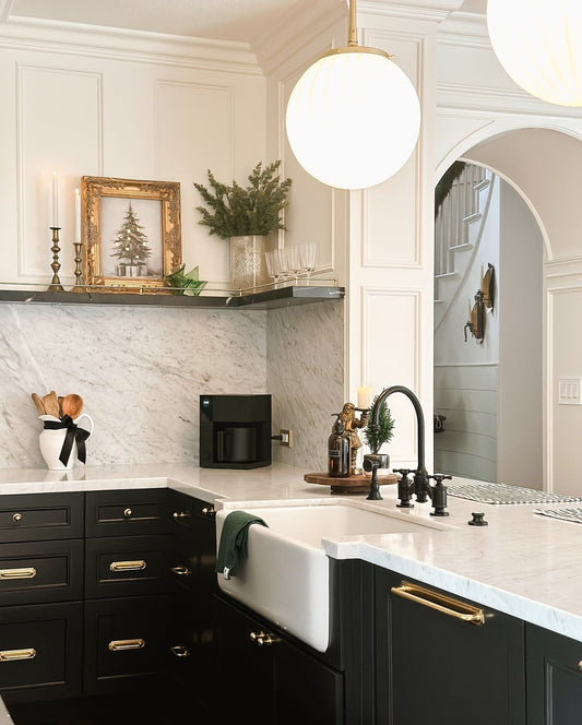 16 Chic Black And White Kitchen Backsplash Ideas