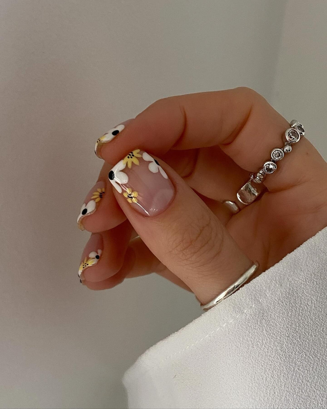16 Gorgeous Clear Nail Designs