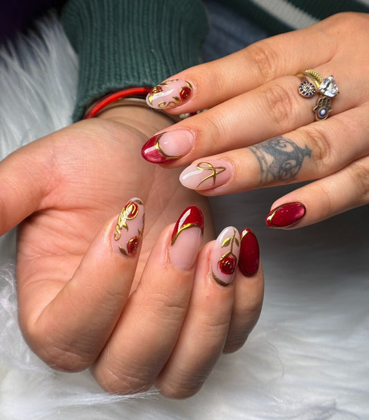 16 Stunning Elegant Bridal Nail Ideas