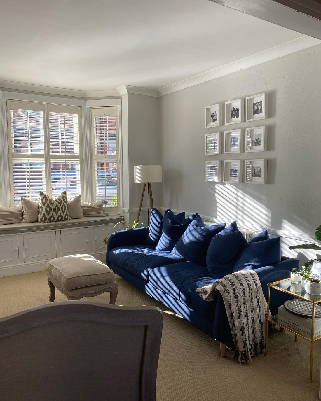 17 Stylish Navy Blue Couch Living Room Ideas