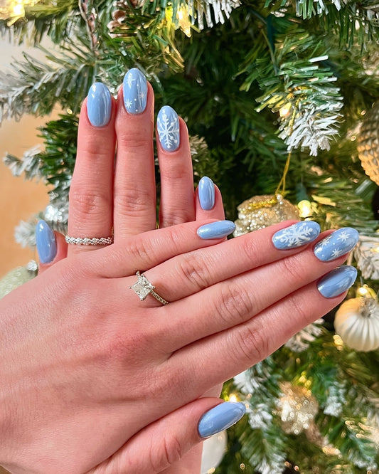 18 Stylish Winter Nail Ideas