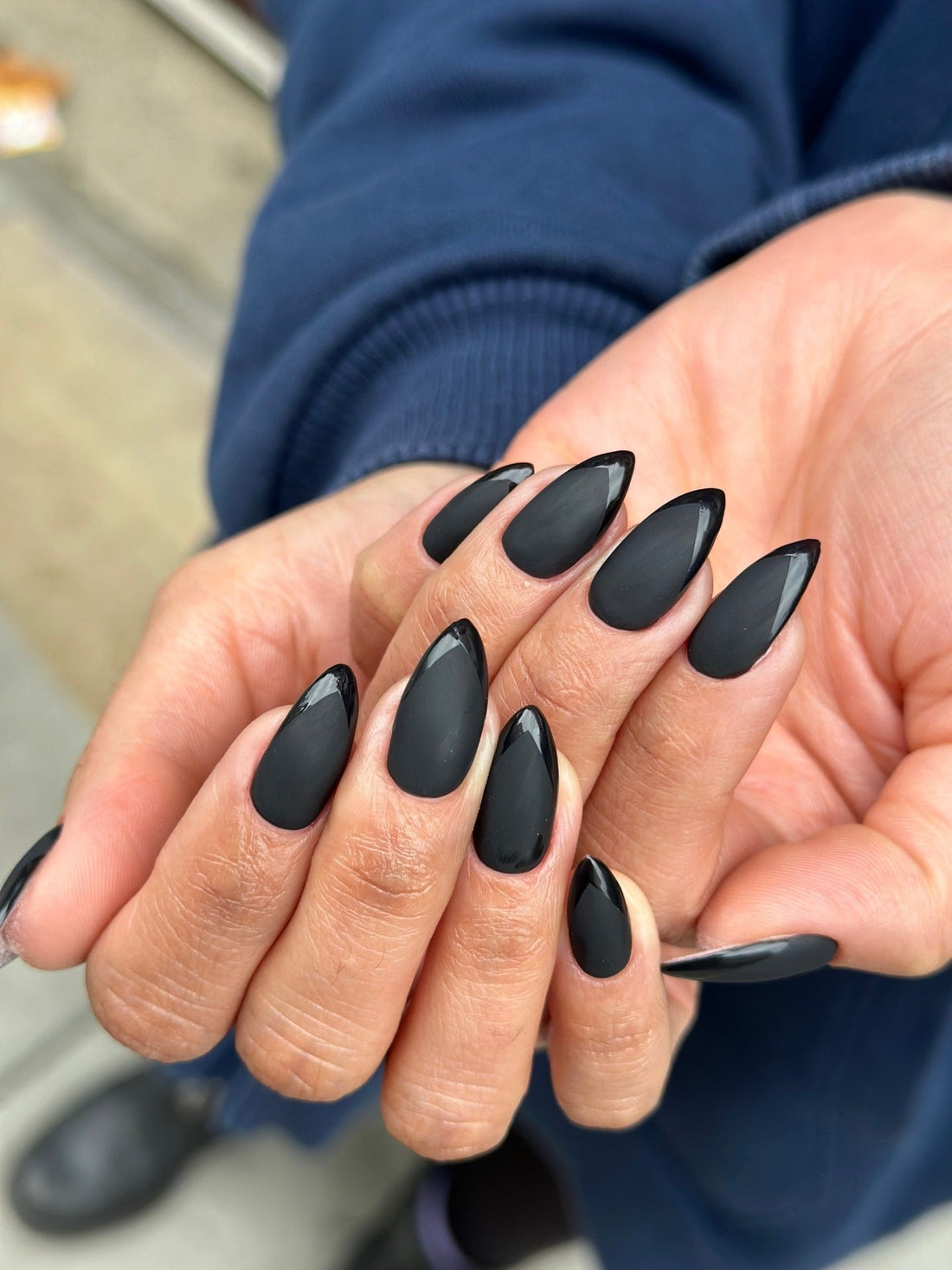 16 Elegant Black Matte Nail Ideas 2026