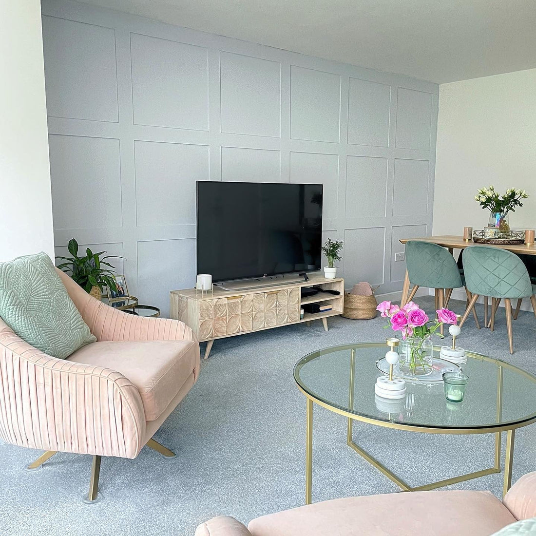 16 Refined Light Blue Living Room Ideas