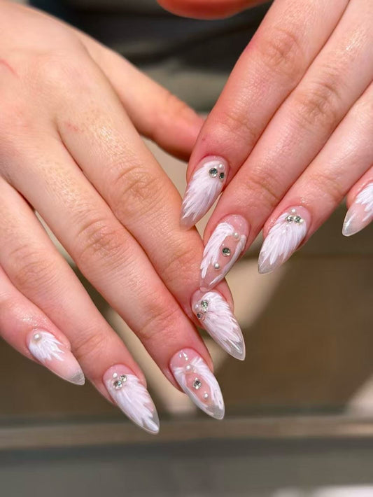 18 Pretty Feather Nail Ideas for All Seasons