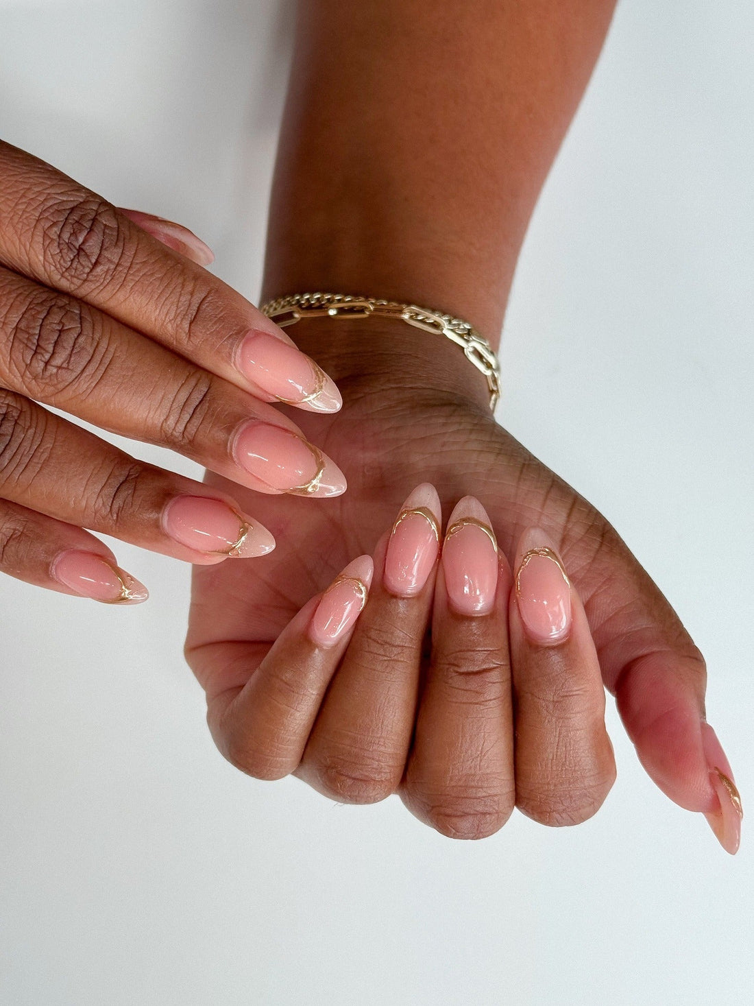 16 Modern Nail Ideas with Clean Lines and Soft Finishes