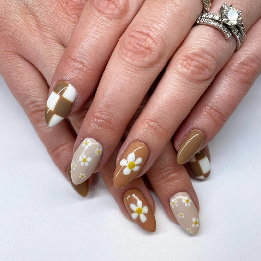 17 Neutral Colored Nail Ideas for Everyday Elegance