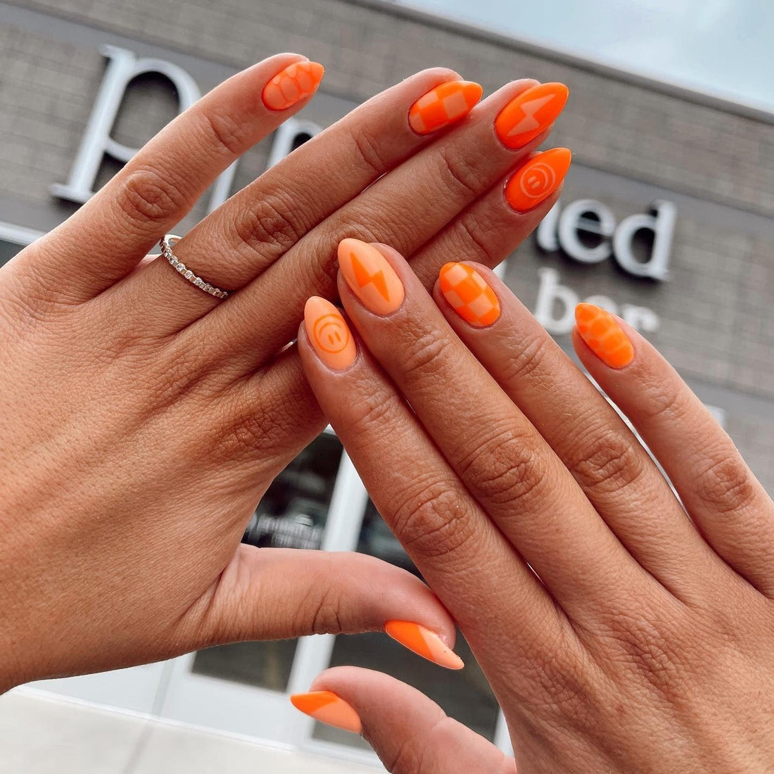 18 Pretty Orange Nail Color Ideas