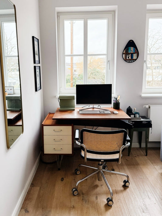17 Vintage Office Ideas for 2026