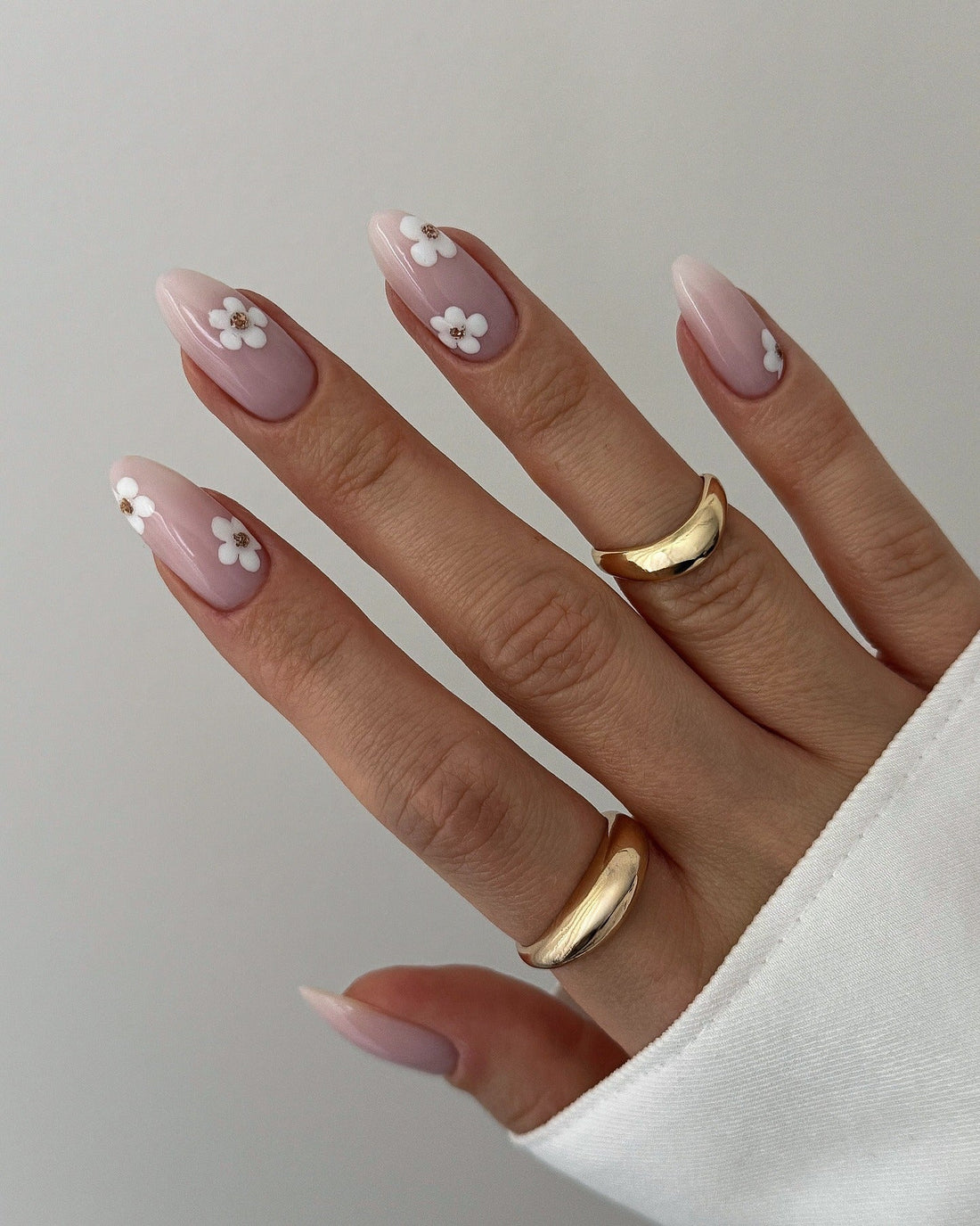 18 Aesthetic Nail Ideas That Exude Pure Sophistication
