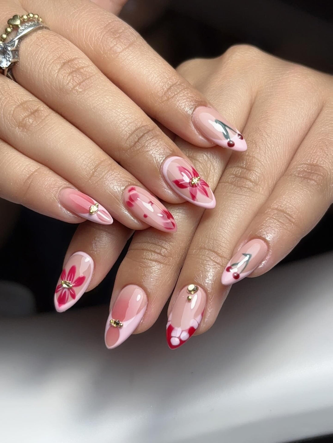 19 Cute Flower Nail Ideas for Simple Glam