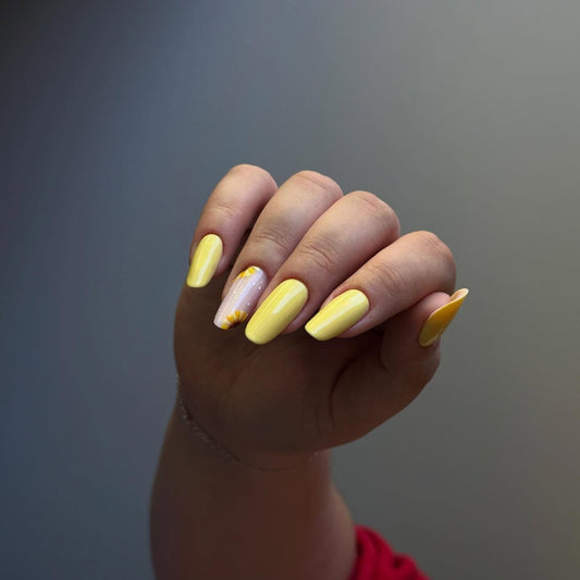 18 Yellow Nail Ideas You’ll Want on Repeat